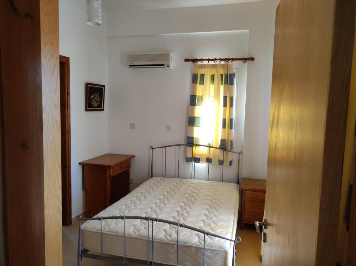Villa Serapho Paphos Buitenkant foto